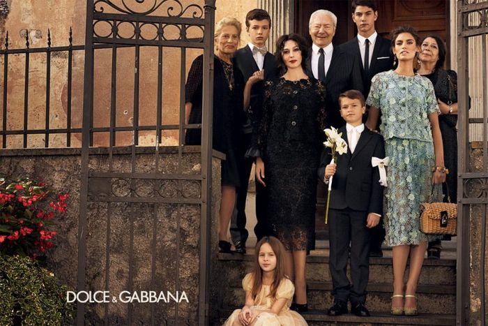 How the fashion industry thinks family photos should look - Fox In Flats