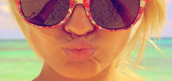 sexy mother pucker lips