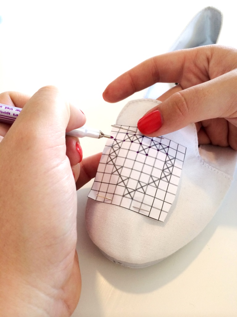 shoes_white_marking
