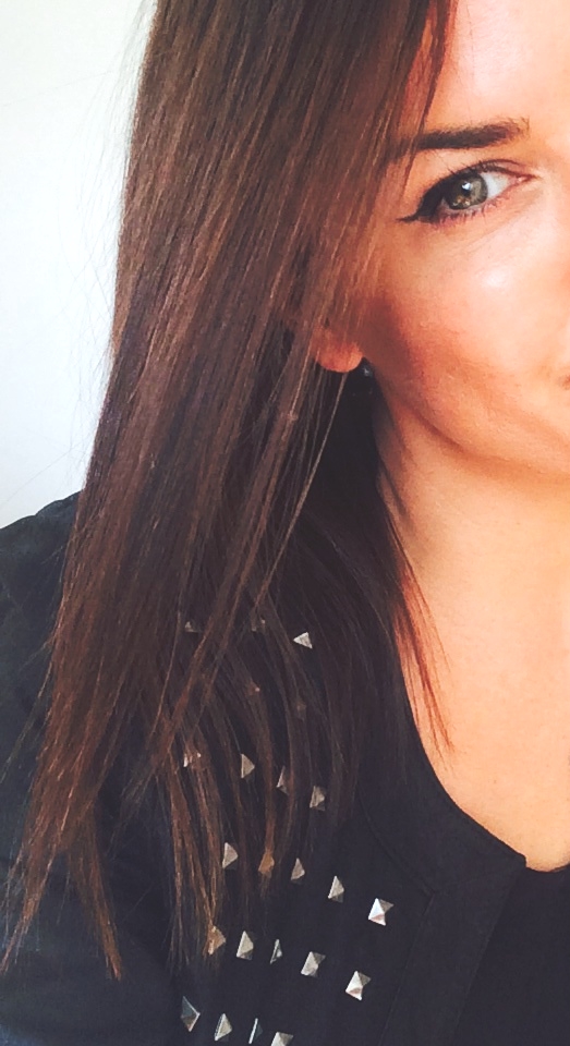 winged eyeliner