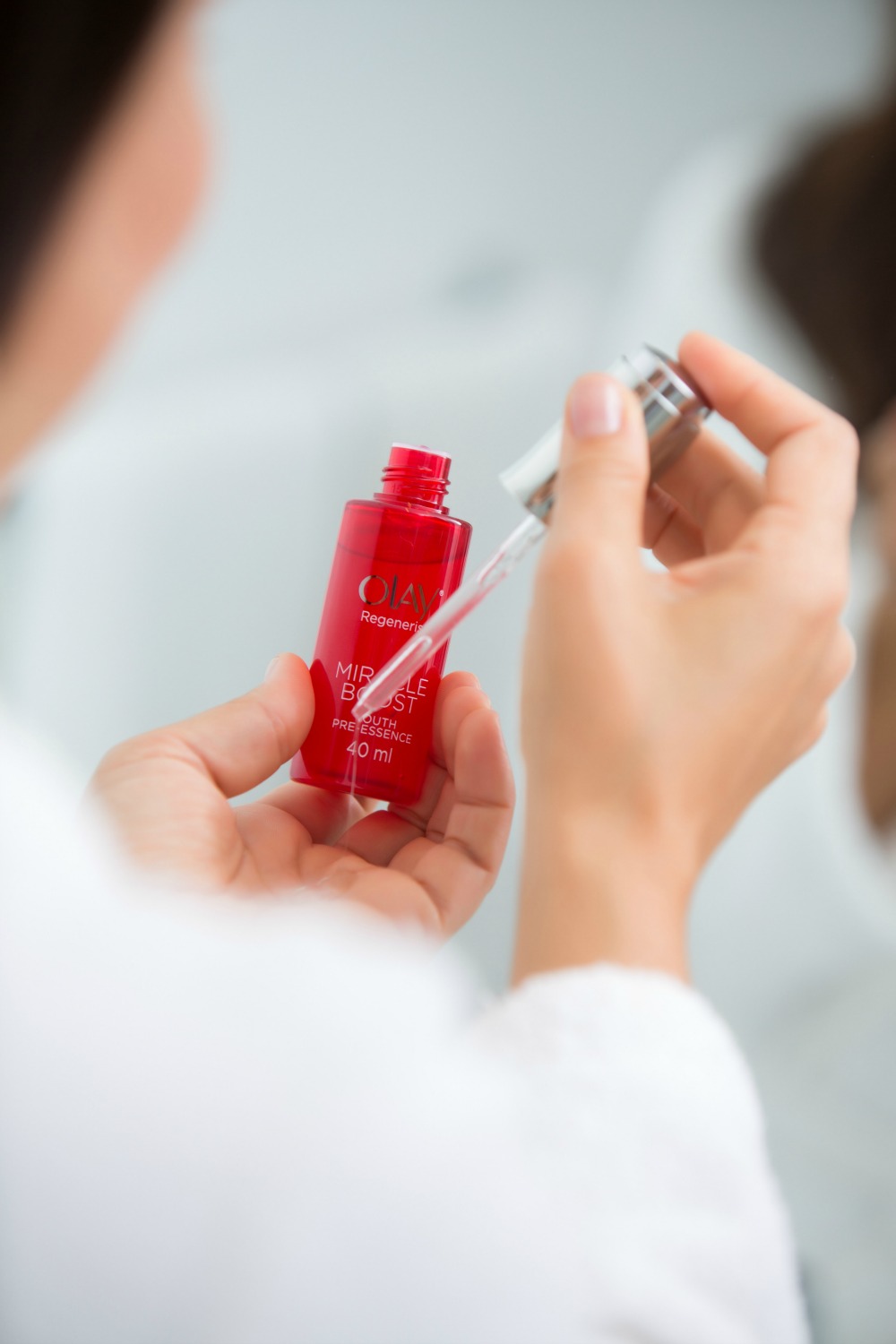 Olay Regenerist Miracle Boost Youth Pre-Essence 1
